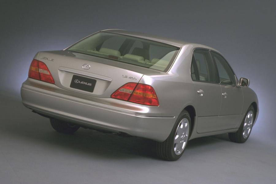  Lexus LS430 2001 года  (фото 45 из 56)
